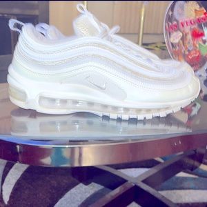 Size 7 white pearl AirMax